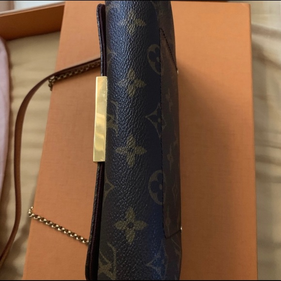 SOLD ❌ locally *PM Favorite Crossbody Clutch - Picture 5 of 8